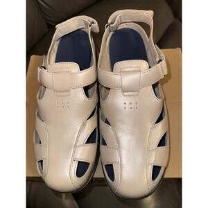 OASIS SHOES/SANDALS SIZE 9 IN CREAM